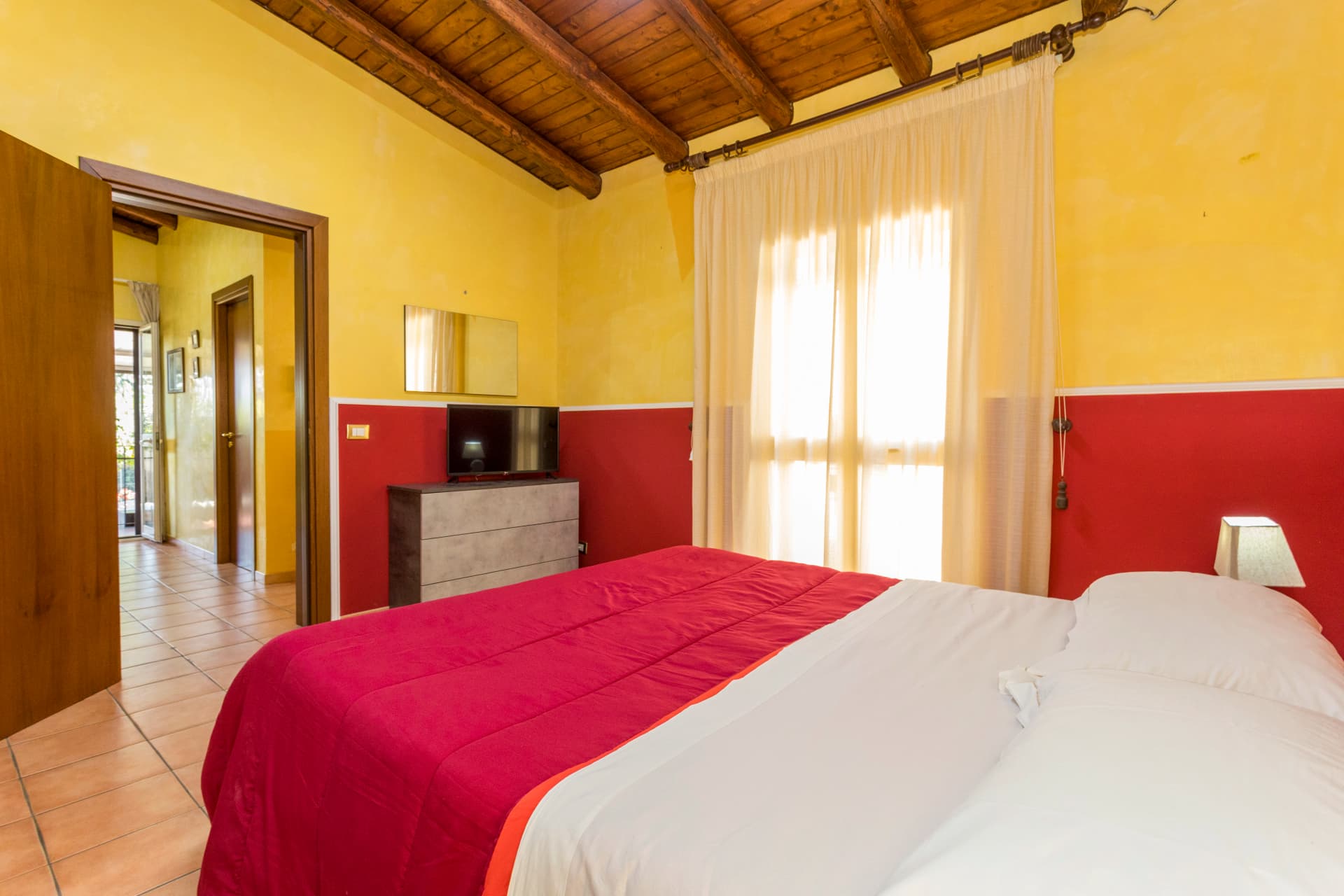 Camera matrimoniale luminosa - Appartamento affitti brevi Belpasso