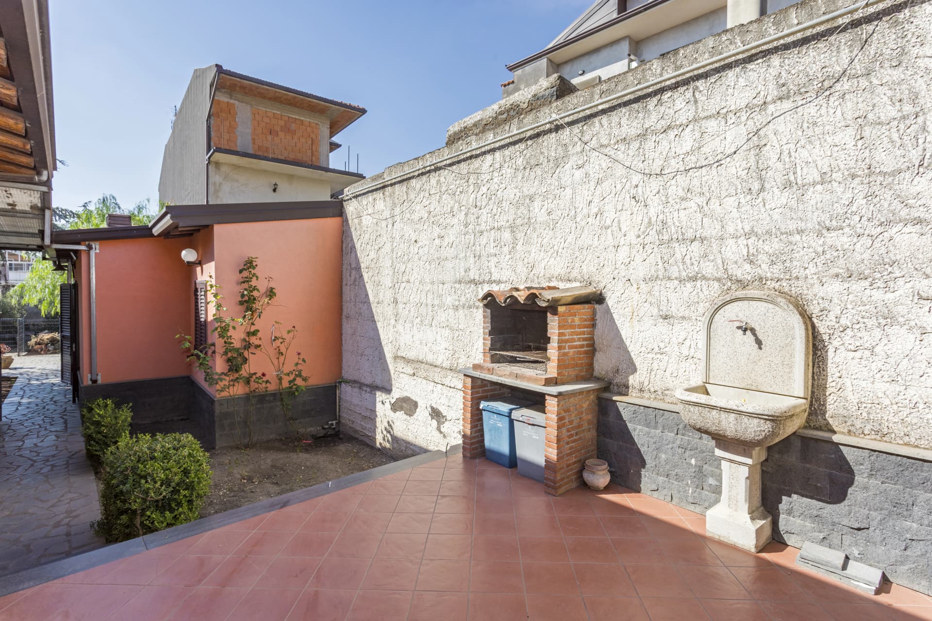 Vista laterale esterna - Casa vacanze Belpasso con giardino